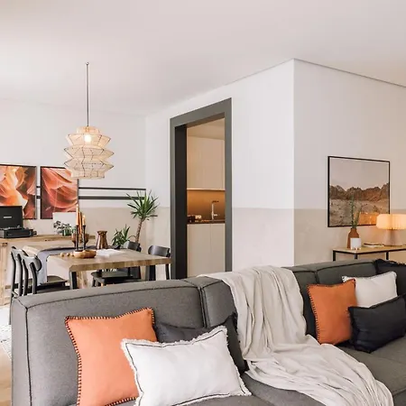 Telmest - 2 Bedrooms, Balcony In Santo Antonio * 리스본