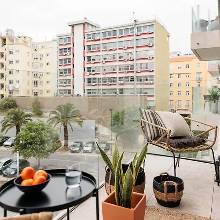 Telmest - 2 Bedrooms, Balcony In Santo Antonio Lejlighed