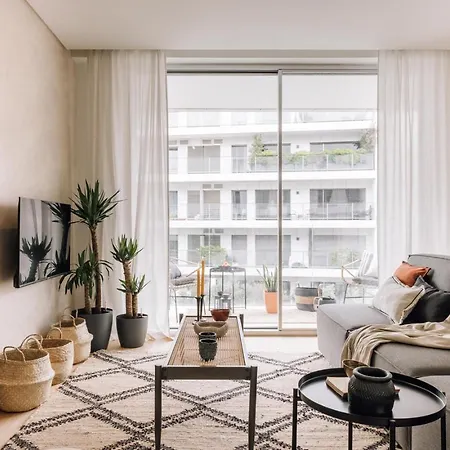 Apartment Telmest - 2 Bedrooms, Balcony In Santo Antonio Lisbon